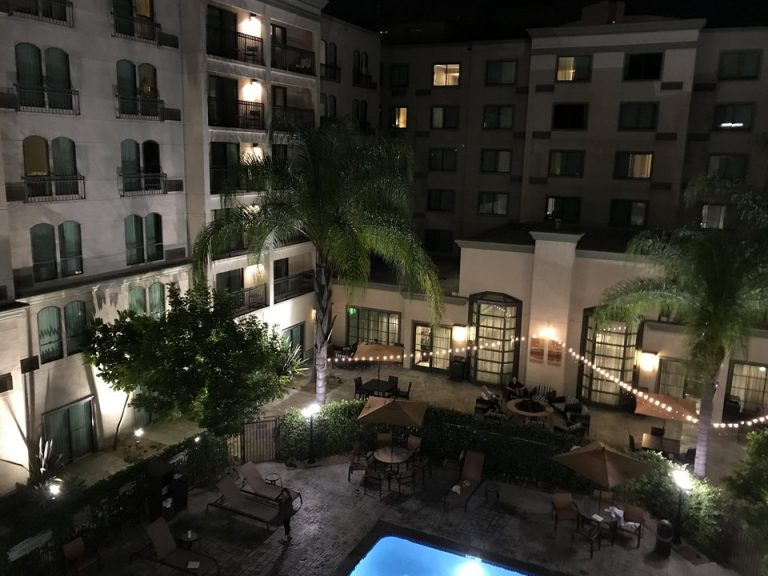 真夜中のホテル