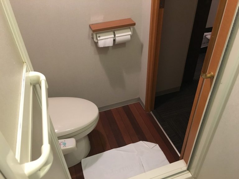 シャワー室中から