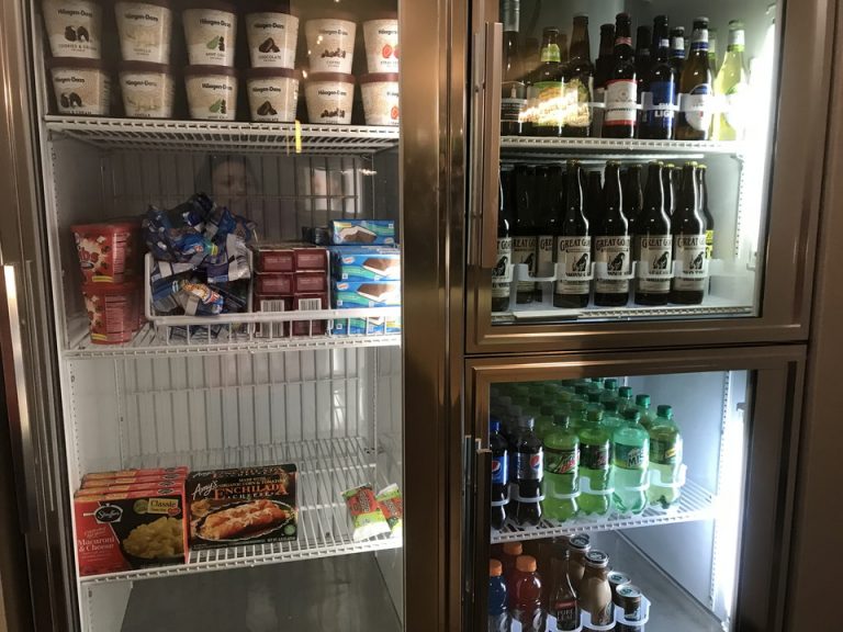 ワインやビールも販売していました。