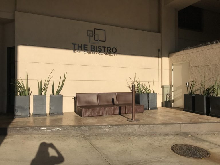 車の乗りつけば