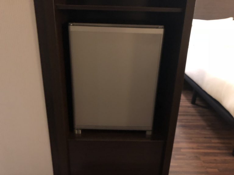 冷蔵庫(閉じた状態)