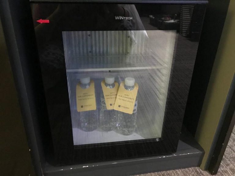 冷蔵庫(閉じた状態)