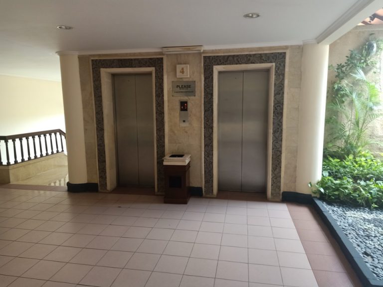 客室階エレベーターホール