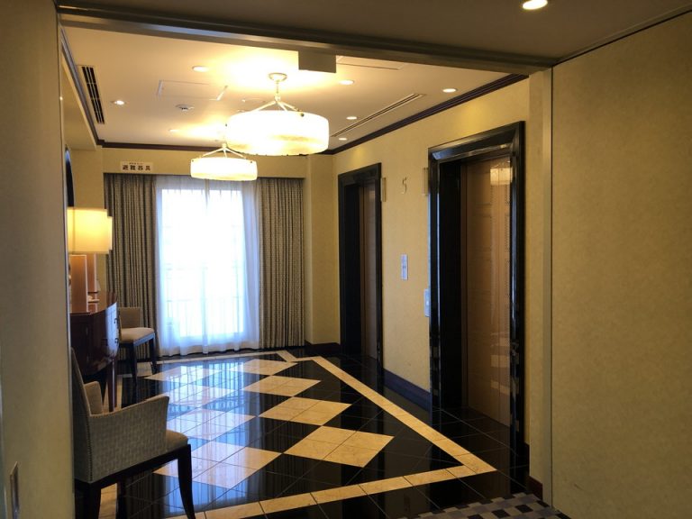 エレベーターホール客室階(1)