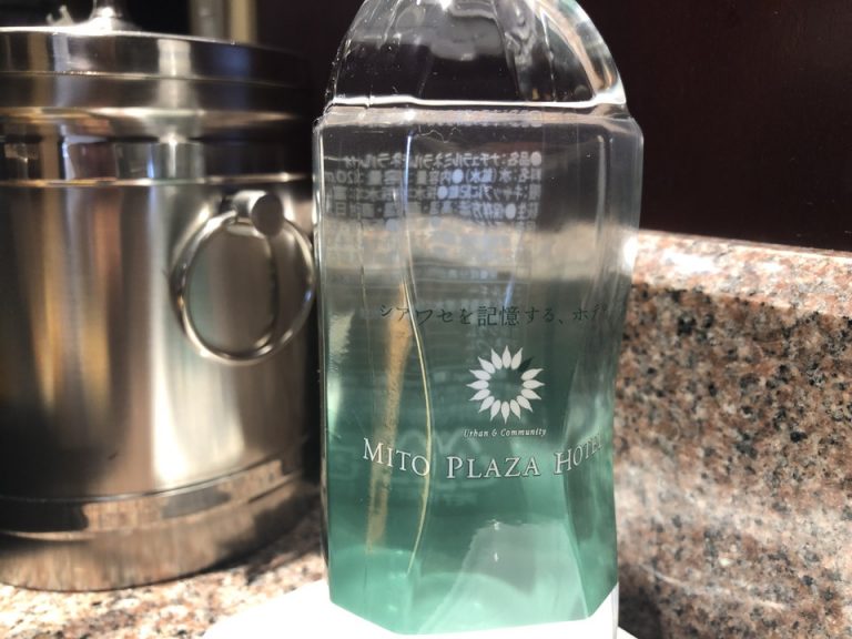 無料サービス ミネラルウォーター