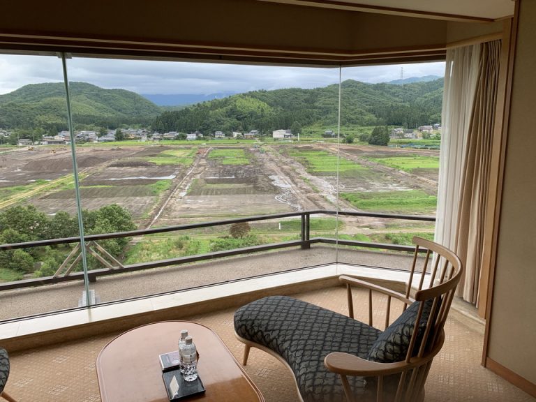 テーブルのある部屋からの眺望です(3)