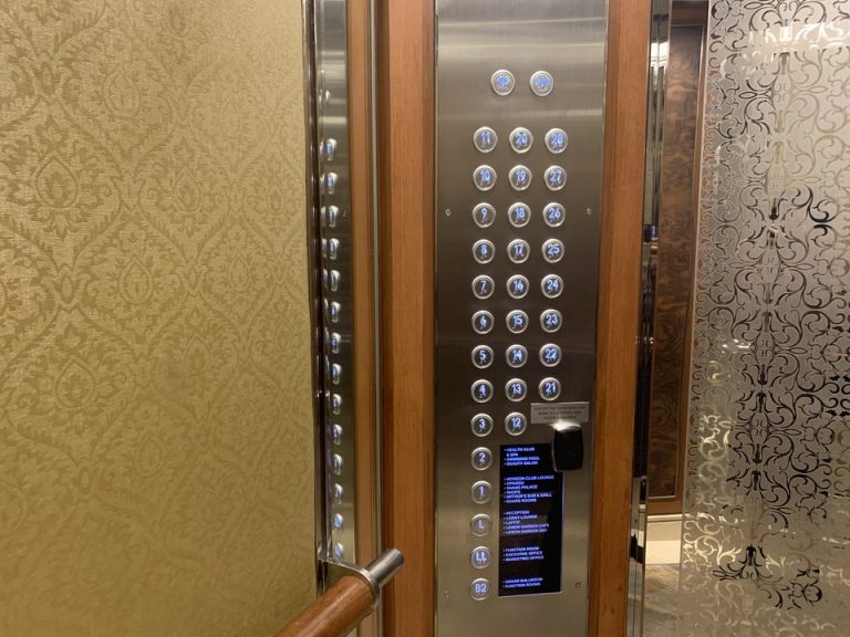 エレベーターボタン1