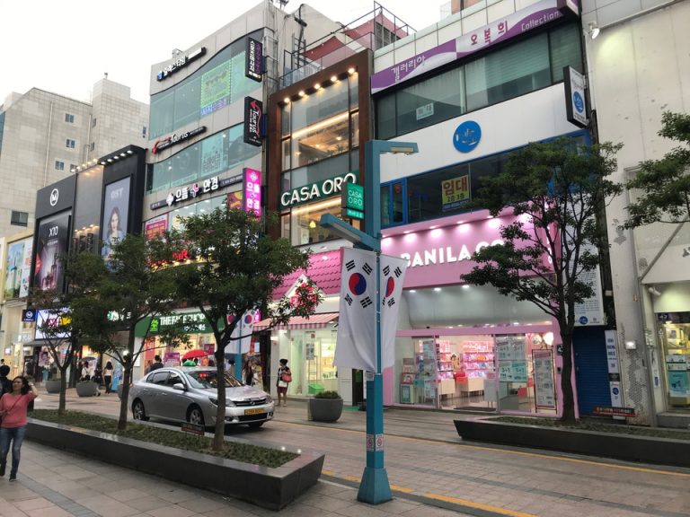 周辺の町の様子