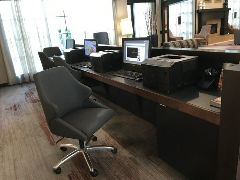 オープン型のオフィスステーション