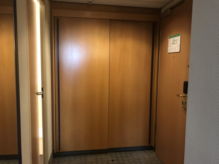 クローゼット全体