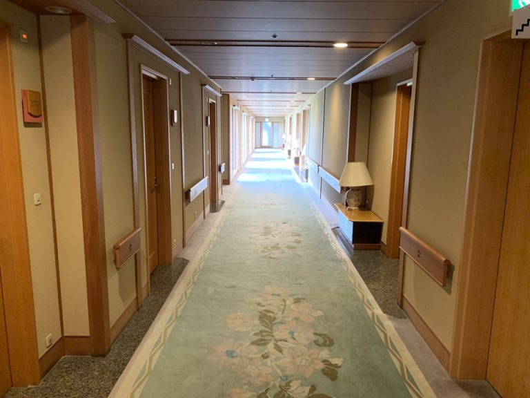 客室階廊下全体
