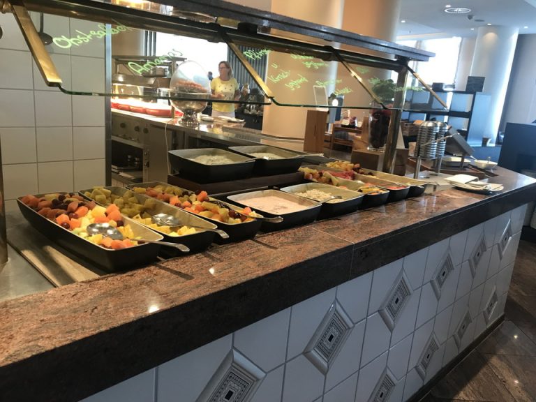 朝食バイキング1