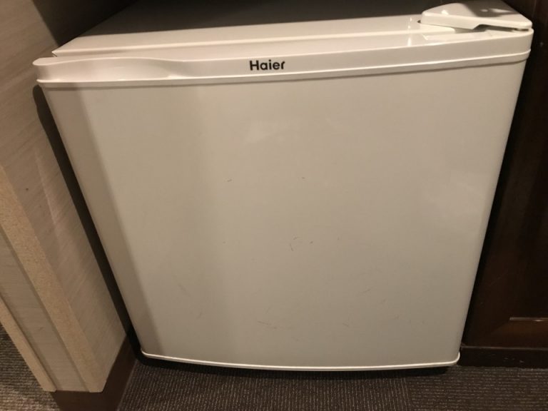 クローゼット外観(閉じた状態)