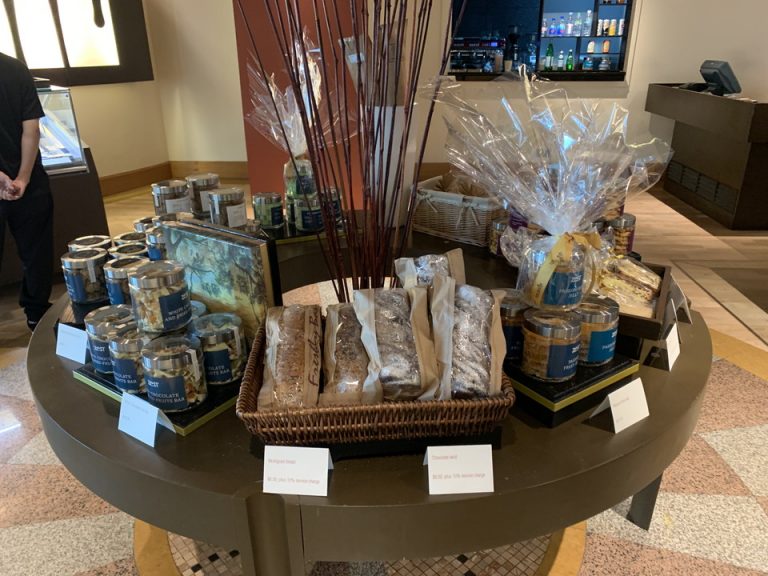 ショップ内観(1)