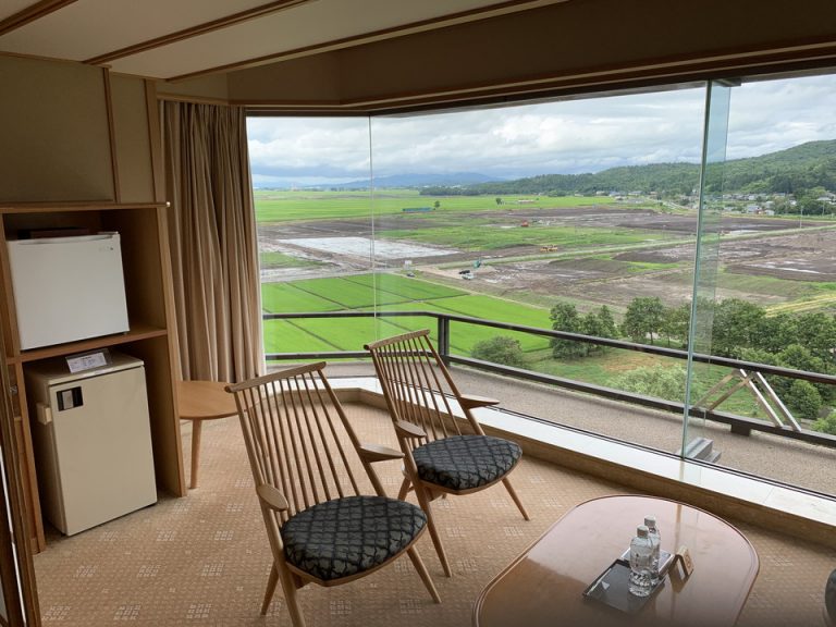 テーブルのある部屋からの眺望です(1)