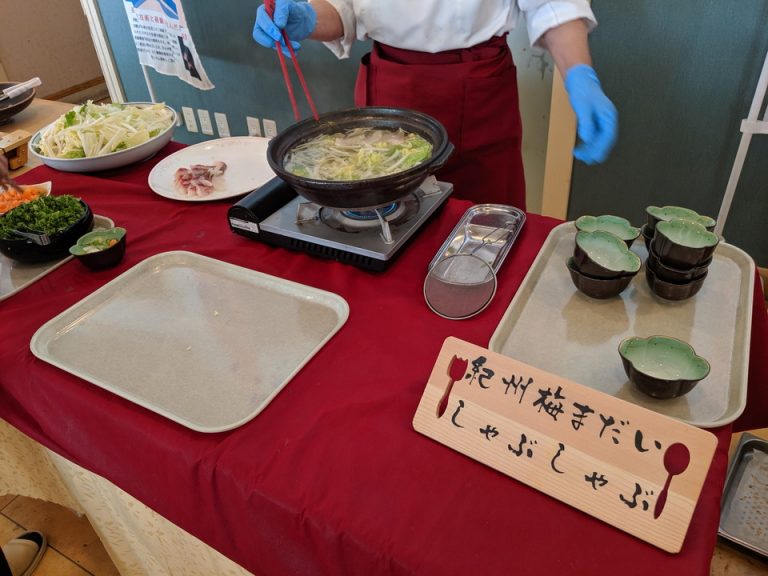 朝食ブッフェの鯛しゃぶしゃぶ