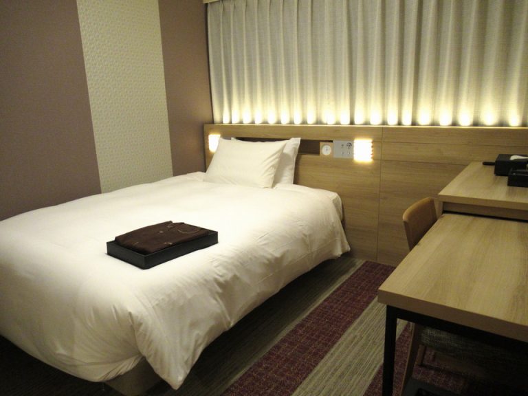 客室全体(窓際方向)