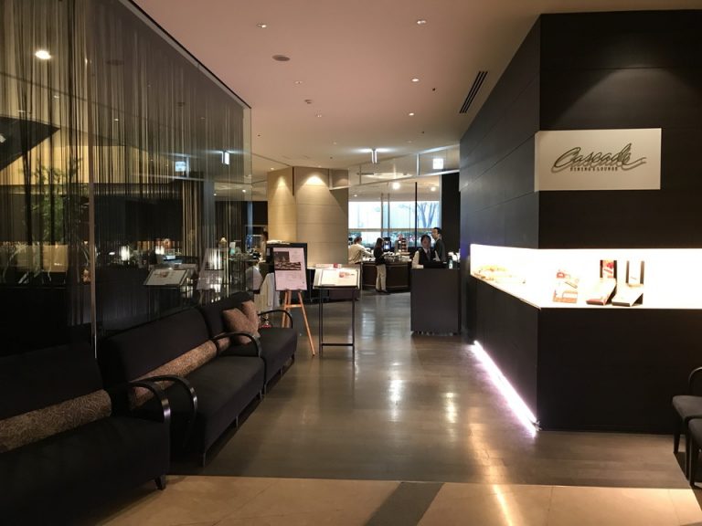 ロビーラウンジ入り口