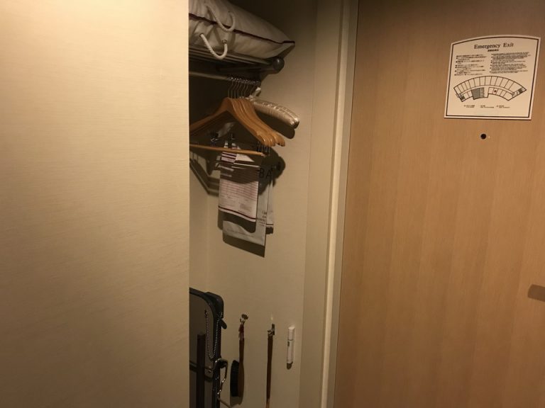 クローゼットはドアがない