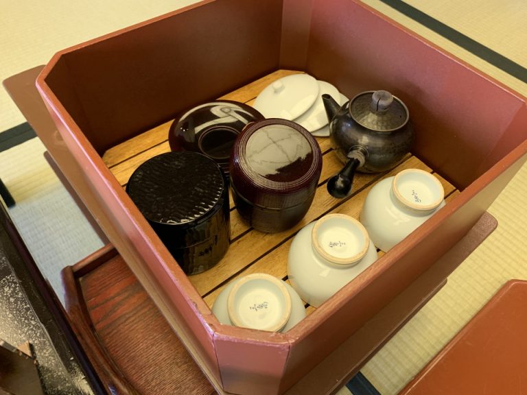 お茶を入れるセットです