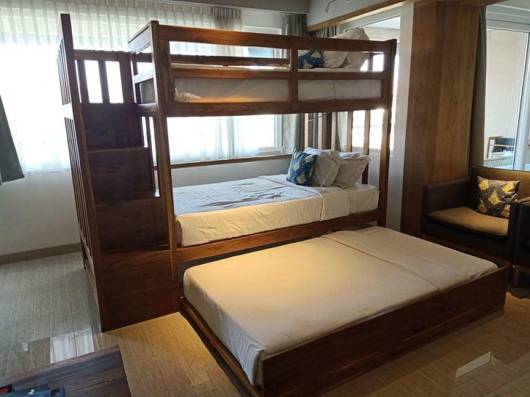 客室(引き出し型ベッド)