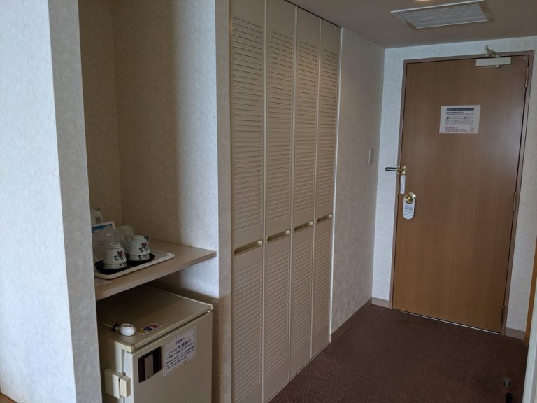 客室入口内観ドア