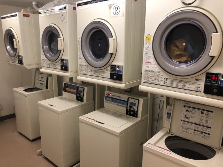 コインランドリー(1)