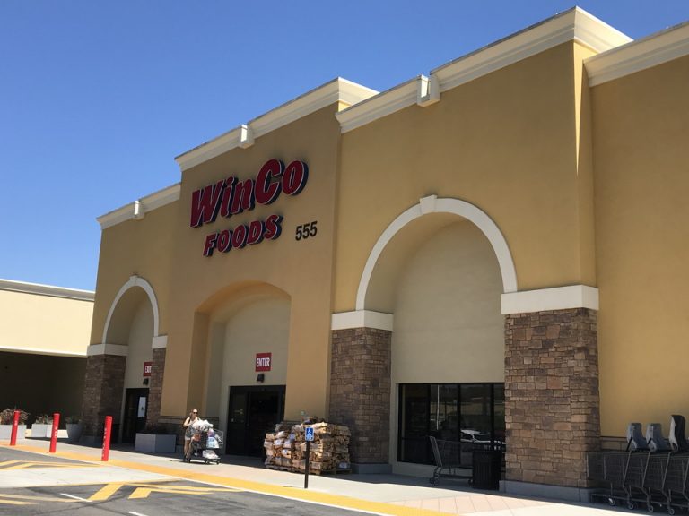 量り売りのこーなーが見たくて歩いてほてるから行きました。30分くらいかかりましたが行ったかいはありました。