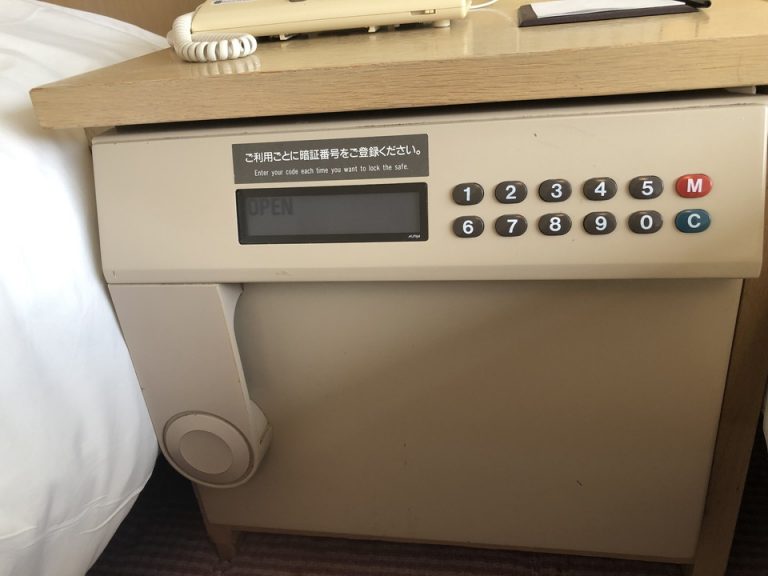 セーフティーボックス(閉じた状態)(2)