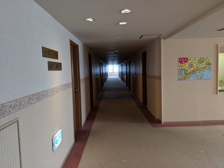 客室階廊下全体②