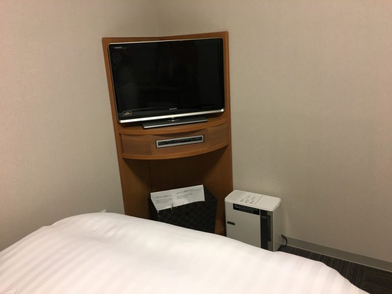 ベッドからTV