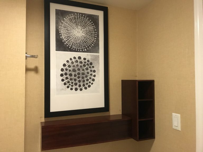 トイレの上にもこのようなスペースがありました。