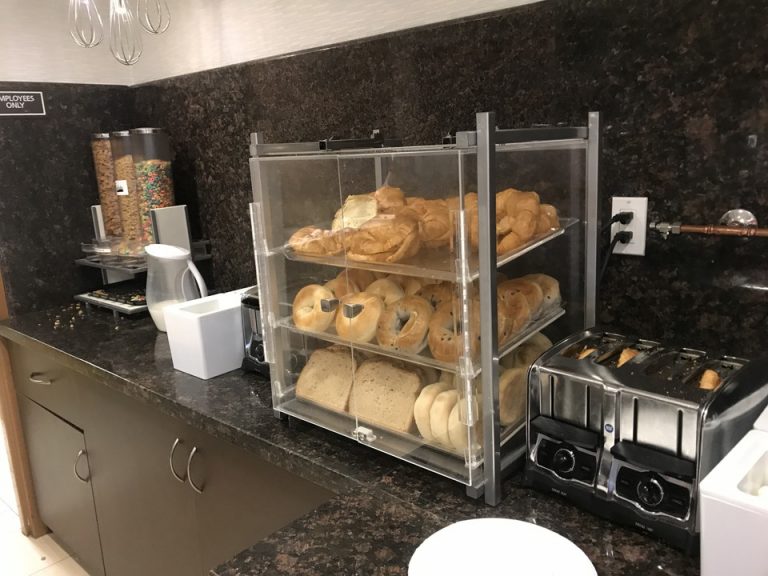 ベーカリーコーナーはこんな感じでした。