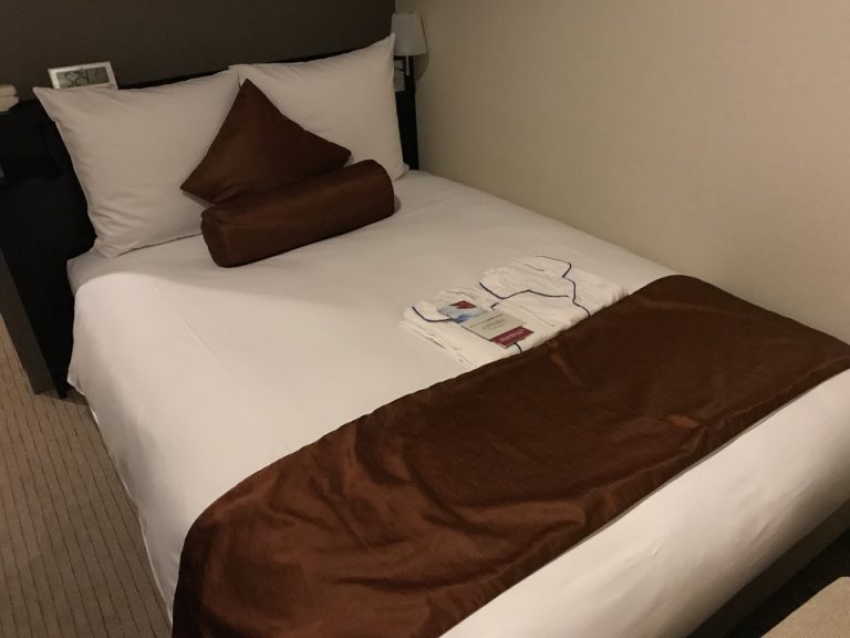 ダブルベッドは2人でぴったり