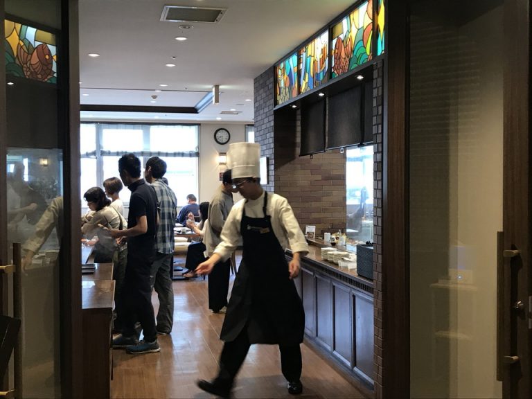 レストラン入り口