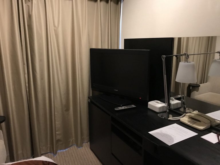 ベッドから見たTV