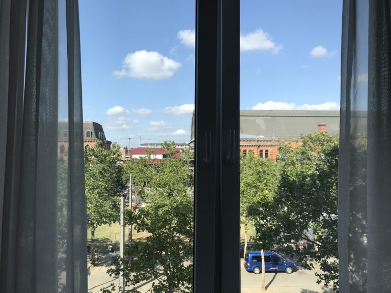 ホテル窓からの景色