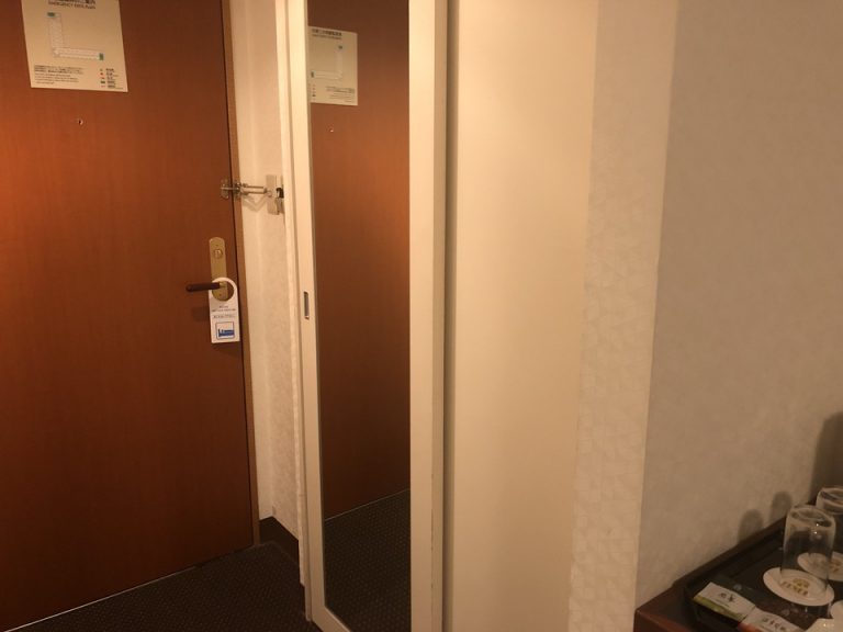 クローゼット閉