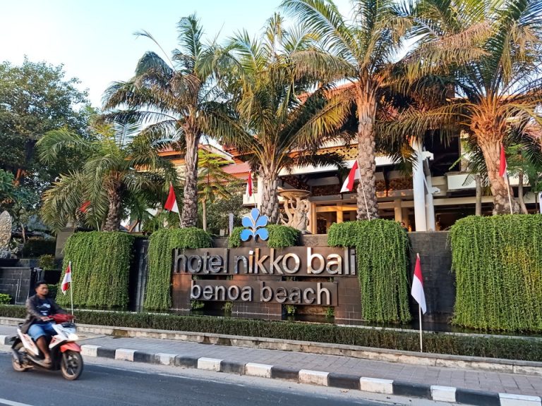 外観(外の通りから)