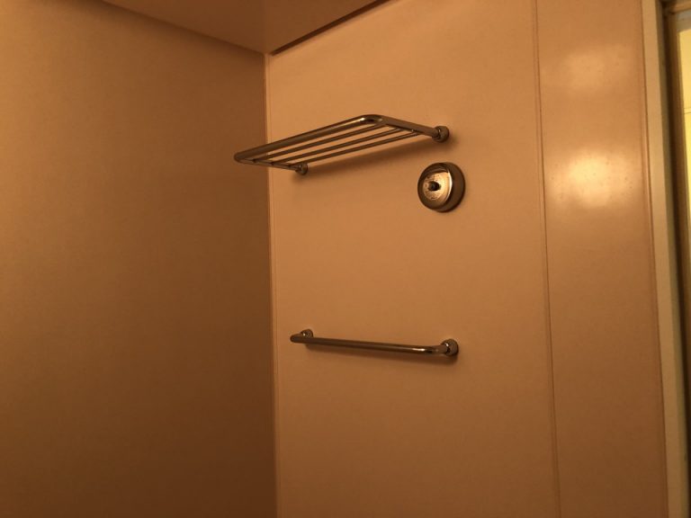 バスタブの上方向