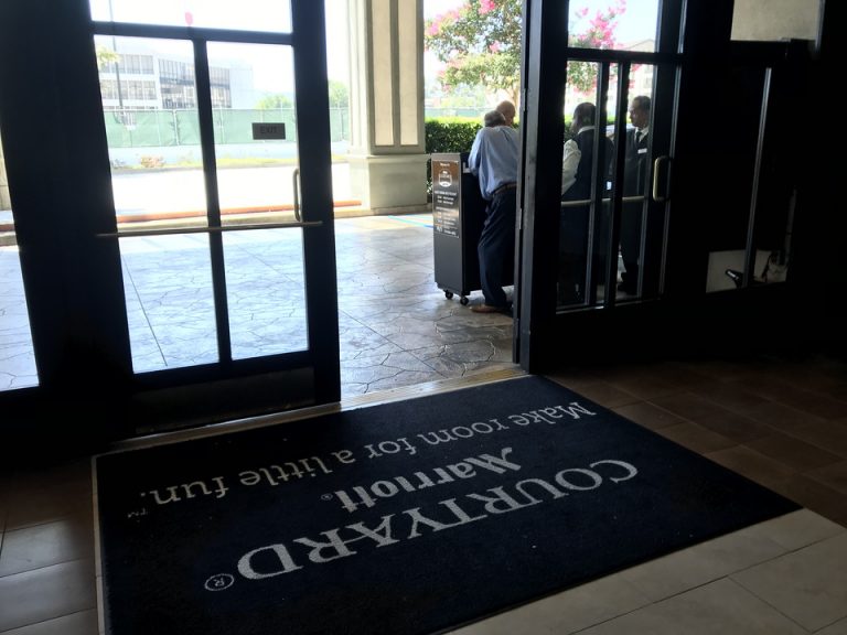 しっかりしたドアマット