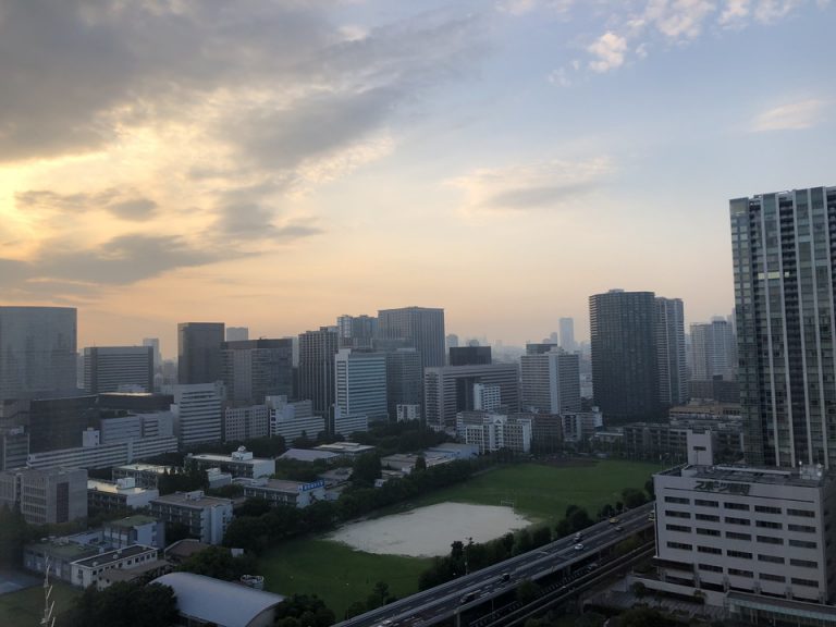 部屋からの夕暮れ