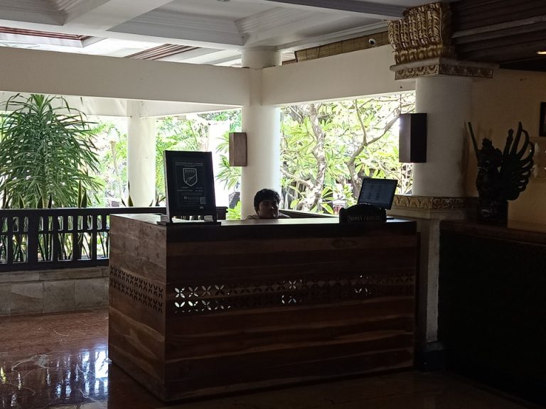 ロビー(両替所)