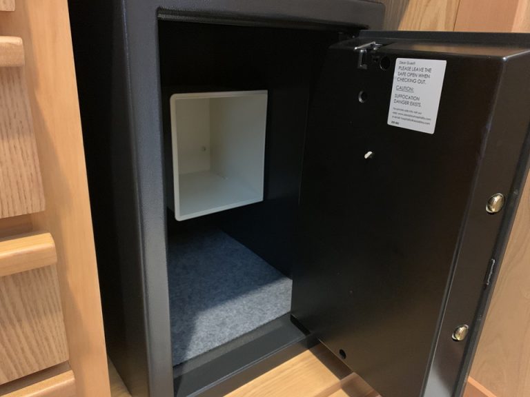 セーフティーボックス(開けた状態)(1)