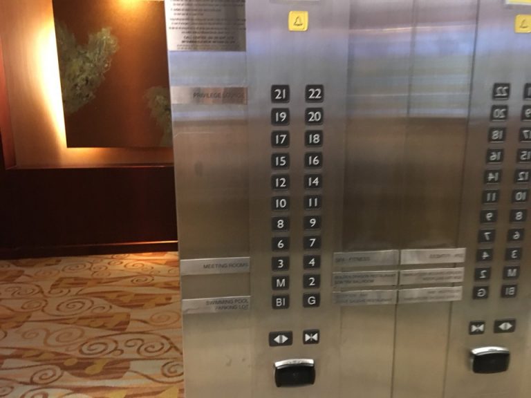 エレベーター階数ボタン