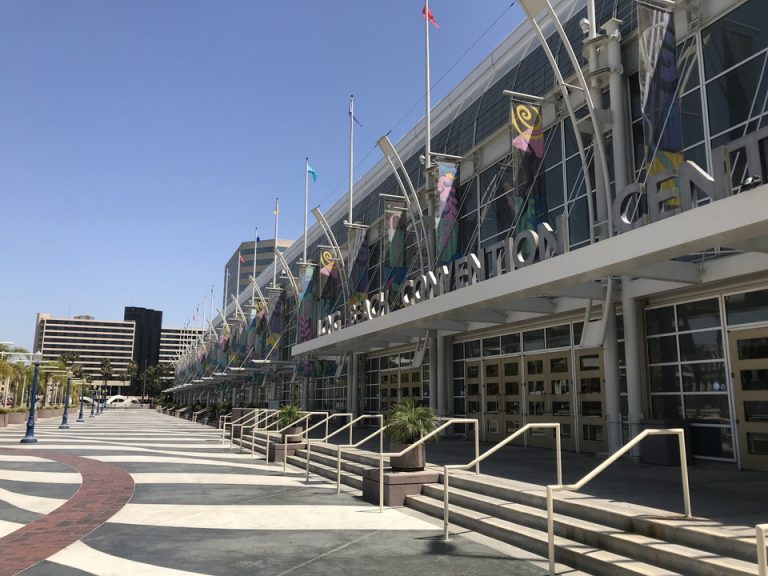 コンベンションセンターへはホテルから直結