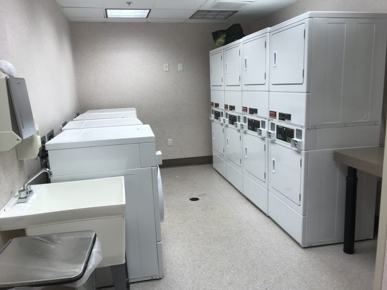 充分な数のランドリーもありました。