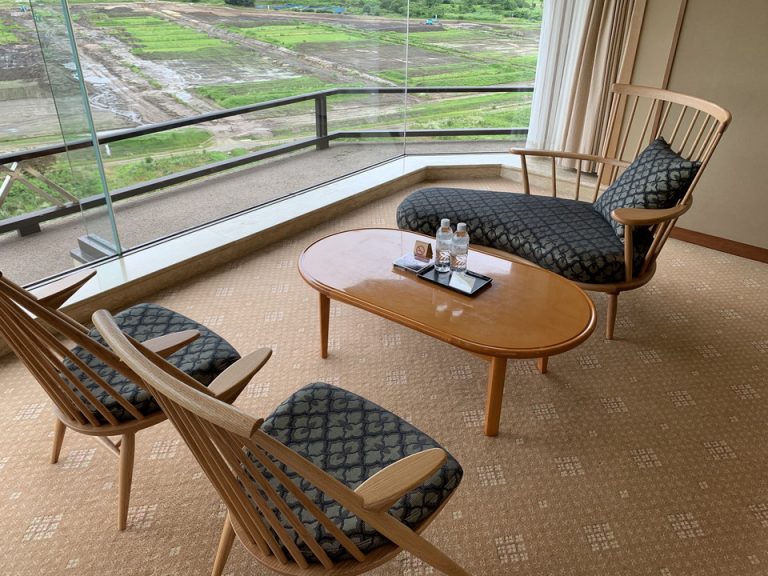 テーブルのある部屋からの眺望です(2)