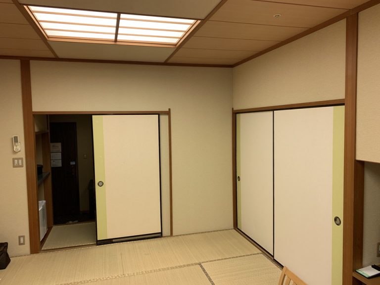 客室全体(入口方向)