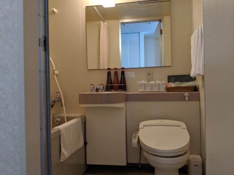 バスルーム全景